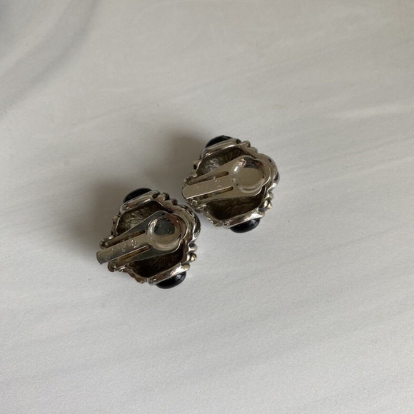 Vintage Earrings Clip On Silver & Gold Tone Black Glass Signed TJ Basket Weave - Picture 6 of 6